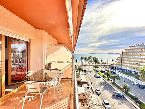 Outdoor dining - V023 - Roses Platja (Roses)