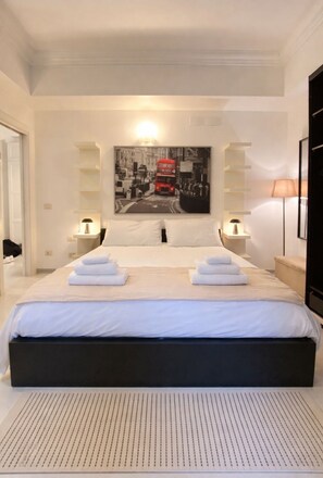 1 habitación, tabla de planchar con plancha, wifi y ropa de cama 