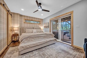 3 bedrooms, desk, iron/ironing board, free WiFi