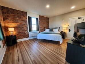 1 bedroom, blackout drapes, iron/ironing board, free WiFi