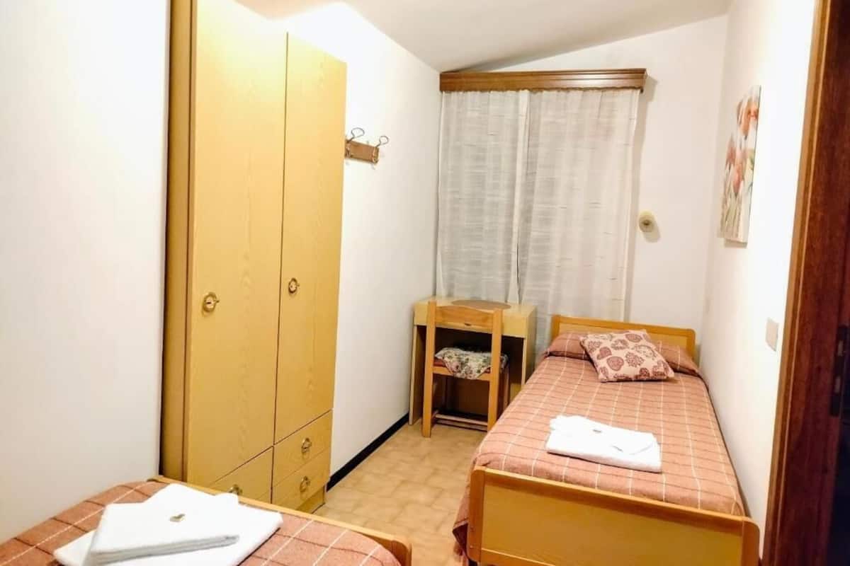 Twin Room, Mountain View