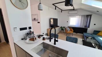 Departamento (Two Bedroom Apartment with Balcony an) | Cocina privada | Refrigerador