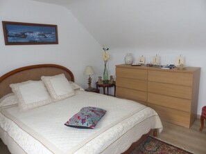 2 slaapkamers, een strijkplank/strijkijzer, gratis wifi