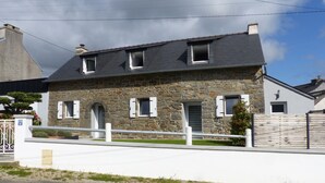 Exterior - Fully renovated farmhouse in village near a typical fishing port (Hôpital-Camfrout)