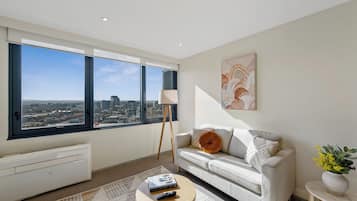 City Apartment, 1 Bedroom | Living area