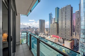Grand Studio, Balcony | Terrace/patio - City Stays (Melbourne)