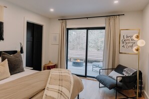 3 chambres, bureau, fer et planche à repasser, lit parapluie