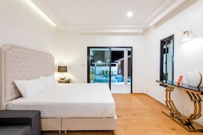 Sala Thai | Μοναδική διακόσμηση, μοναδική επίπλωση, γραφείο 