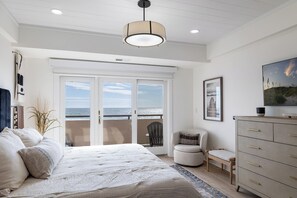 4 bedrooms, iron/ironing board, WiFi - Beachwalk 315 - 4BR, 4BA - Oceanfront Condo with Gourmet Kitchen (Pine Knoll Shores)