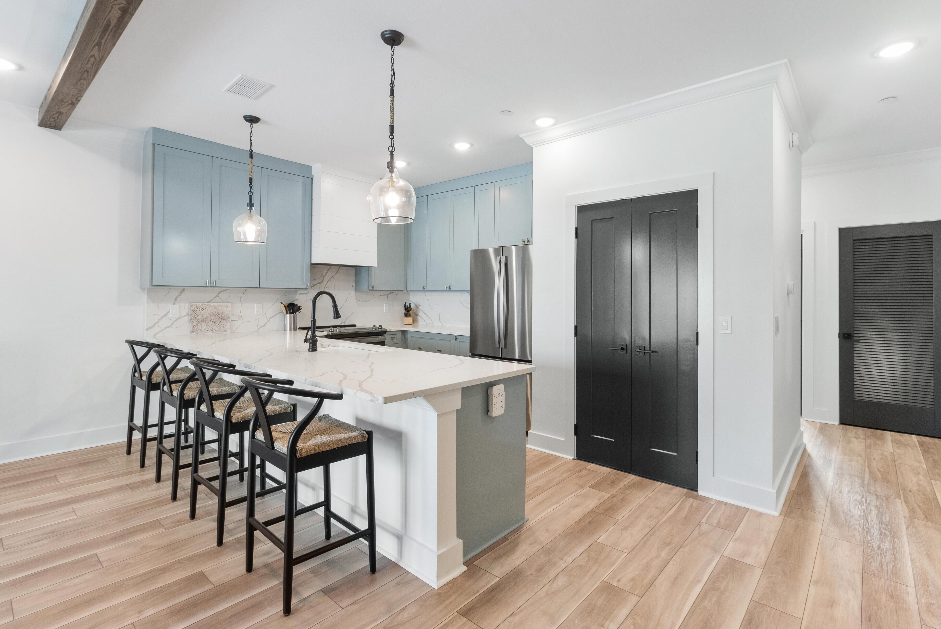 House, 1 King Bed with Sofa bed (Gus' Getaway) | Private kitchen | Oven, toaster