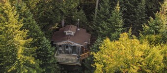 Treehouse #04 (Lakefront)