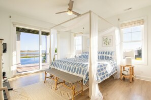 5 bedrooms, desk, iron/ironing board, free WiFi