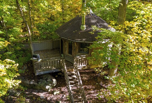 Treehouse #9 | The Yurt