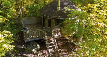 Treehouse #9 | The Yurt