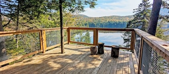 Treehouse #19 | The Cliff house