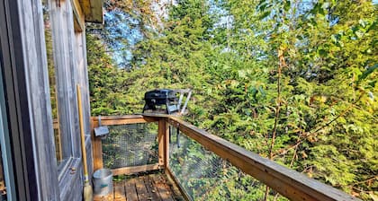 Treehouse #19 | The Cliff house