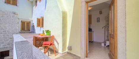 Studio (Standard Studio Apartment) | Balcony