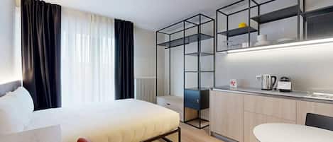 Studio, 1 grand lit, vue ville