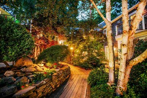 Property grounds - Private Allergen-Free Room in Boutique Provincetown Hotel (Provincetown)