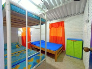 2 slaapkamers, een strijkplank/strijkijzer, wifi, beddengoed