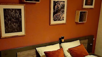3 bedrooms, WiFi, bed sheets