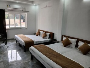 1 chambre, fer et planche Ă repasser, Wi-Fi, draps fournis