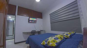 1 多间卧室、熨斗/熨衣板、WiFi、床单