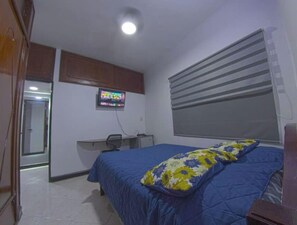 1 chambre, fer et planche Ă repasser, Wi-Fi, draps fournis