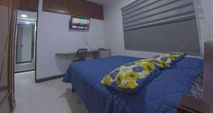 Laurel Private Room & Bathroom