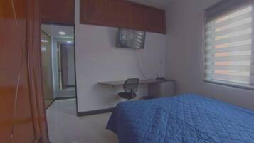 1 slaapkamer, een strijkplank/strijkijzer, wifi, beddengoed