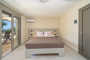 3 bedrooms, iron/ironing board, travel cot, free WiFi
