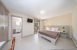 3 chambres, fer et planche à repasser, lit parapluie, Wi-Fi gratuit