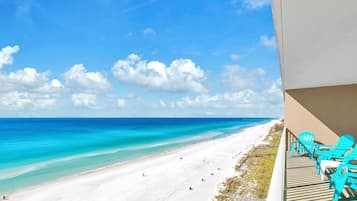 Apartment, Mehrere Betten (Grandview East 1002) | Strand | Am Strand