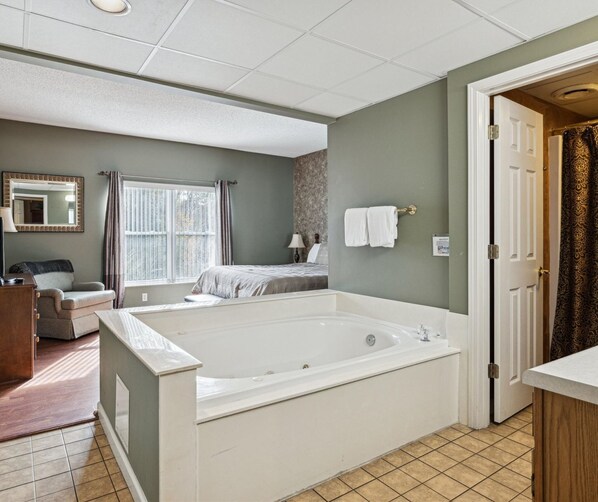 2 chambres, fer et planche à repasser, Wi-Fi gratuit, draps fournis