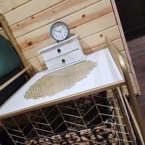 Interior - Tiny Cozy Cottage in Edina, MO (Edina)