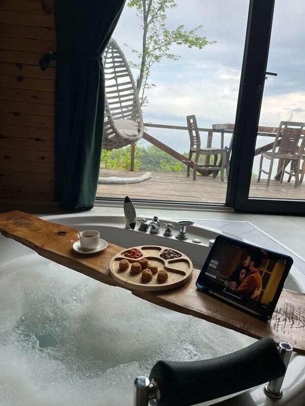 Bangalô, sacada, vista para o mar | Vista do quarto