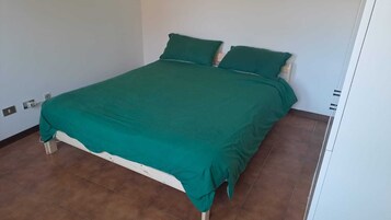 Estudio Deluxe | Cortinas opacas, tabla de planchar con plancha, wifi gratis