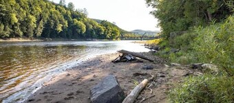 Cozy Adirondack Escape