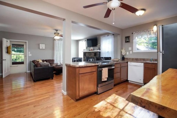 Frigorífic, microones, forn i placa de cuina