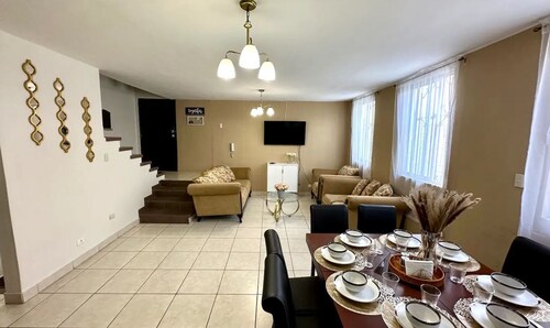 *Entire house/5 rooms/6 beds/2.5 bathrooms/2 garages