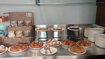 Desayuno bufé gratuito y diario