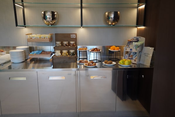 Free daily buffet breakfast