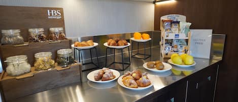 Free daily buffet breakfast