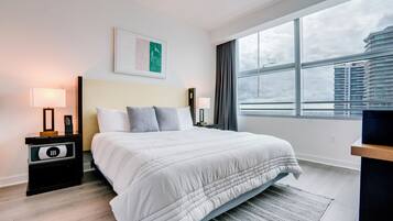 Familieleilighet, byutsikt | Sengetøy i egyptisk bomull, sengetøy av topp kvalitet og dundyner