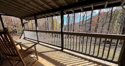NEW! The Cottage at Whispering Falls: LUXURY & PRIVACY on 7 acres - King beds