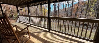 NEW! The Cottage at Whispering Falls: LUXURY & PRIVACY on 7 acres - King beds