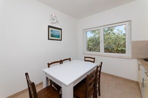 Dining - Holiday Home Malačnica with Private Pool  (Supetar)