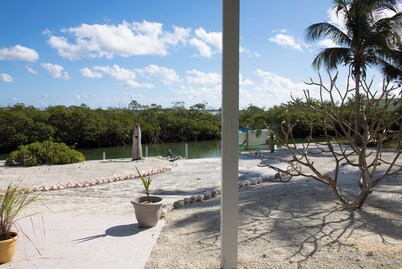  Studio,Waterfront,Kayaks,300m to stunning beach & bonefish flats,Boat Hire