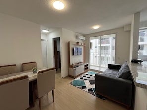 Appartement Confort | Coin séjour | Télévision à écran plat