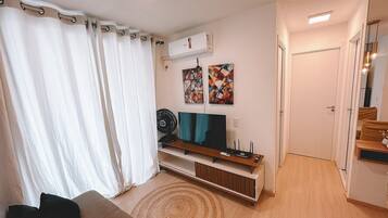 Departamento tradicional | Área de sala de estar | Televisión de pantalla plana